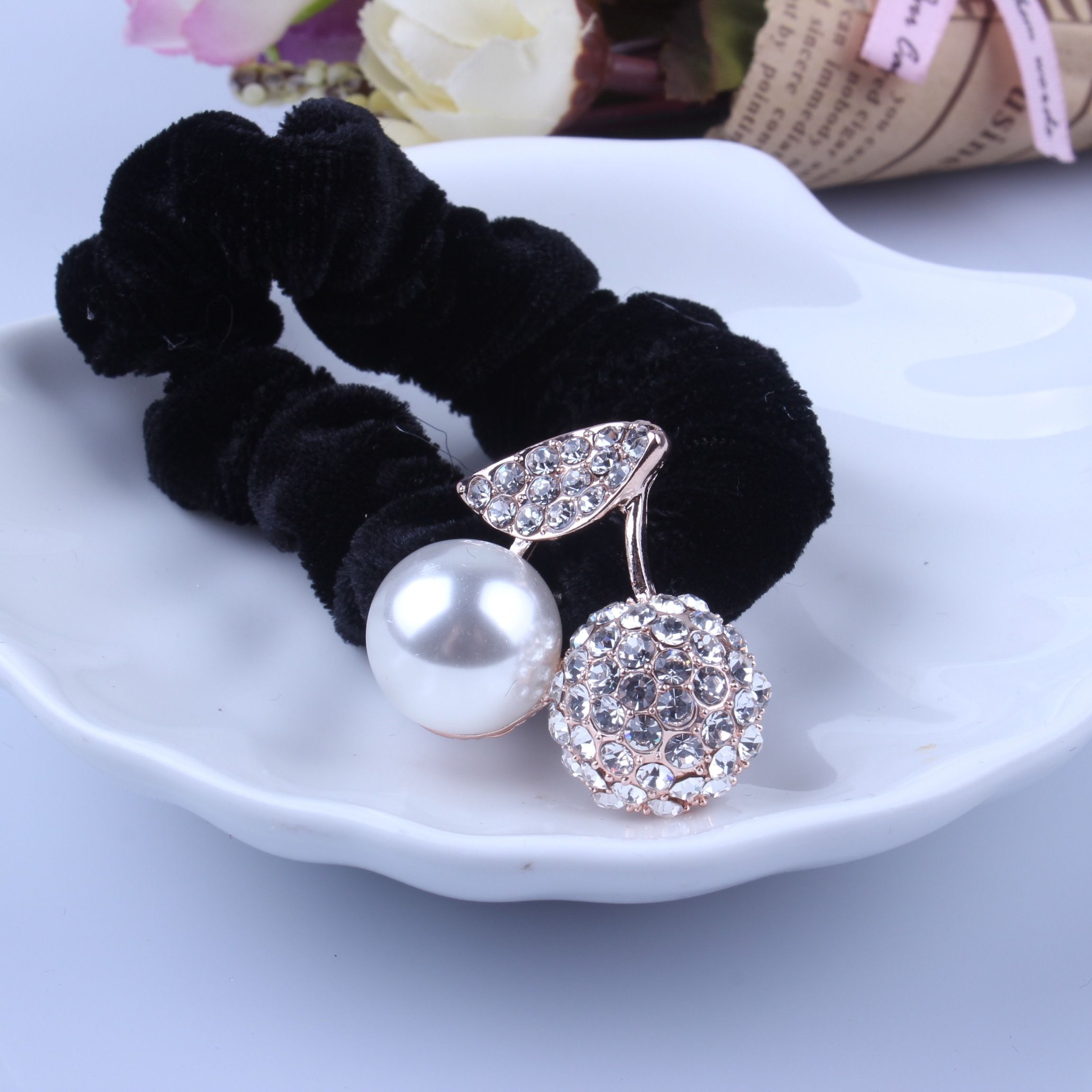 1 PC Black Velvet Scrunchies P - Tablet Accessories For Girls บทวิจารณ์และราคา